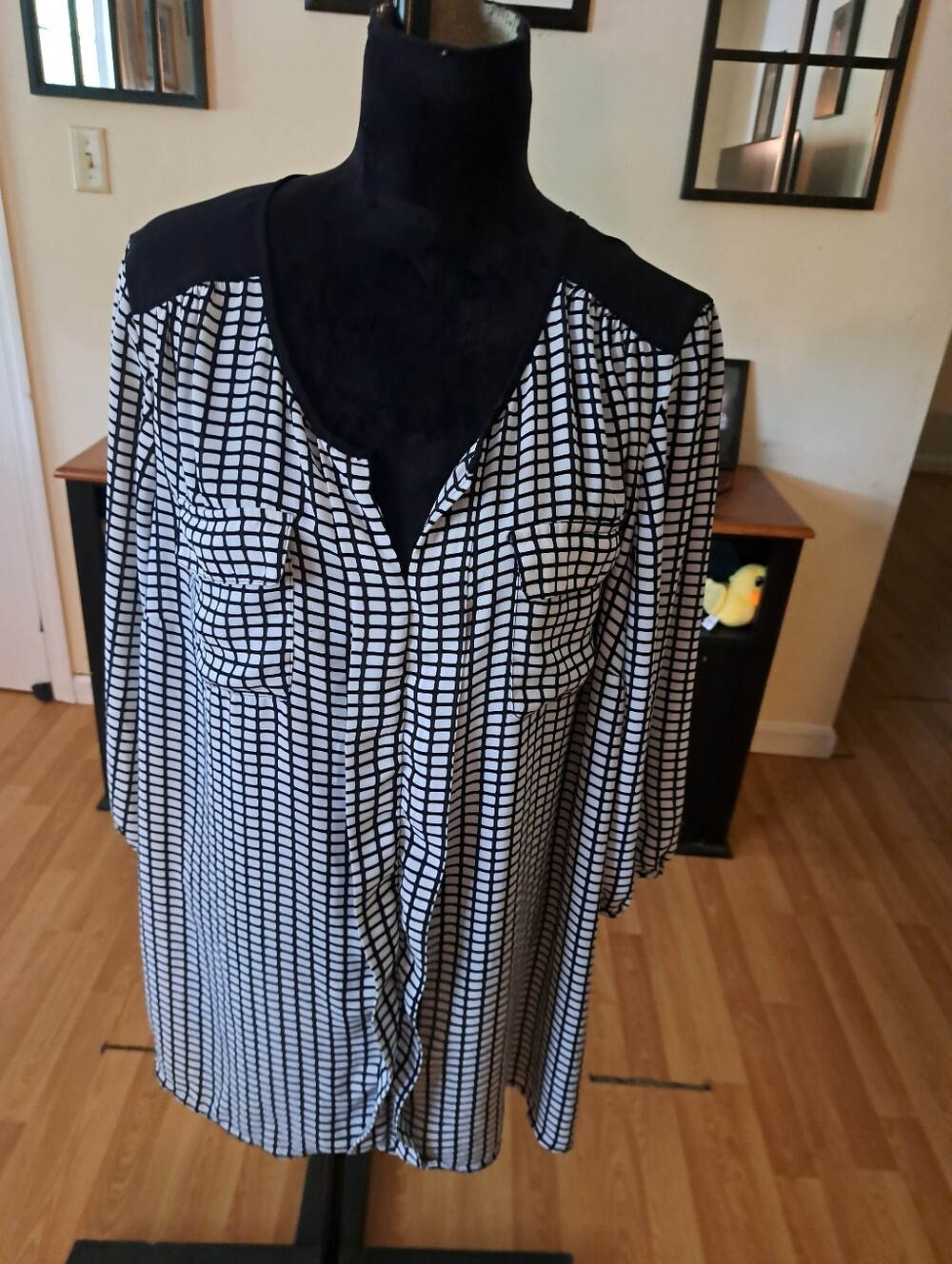 Dressbarn Grid Print Blouse 3X Plus Size Black Off White V-Neck 3/4 Sleeve Shirt